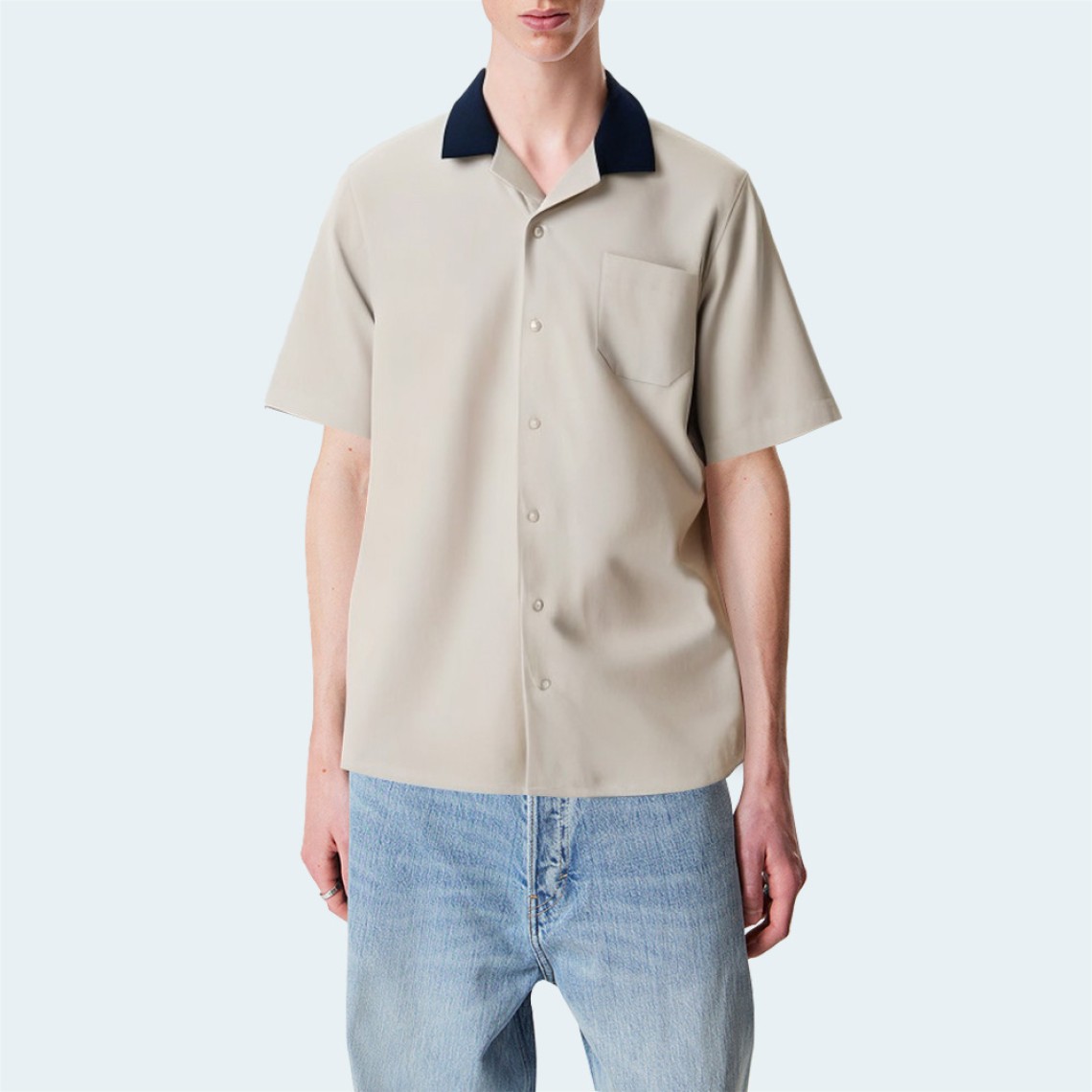 Simple grey breathable men's short-sleeved shirt